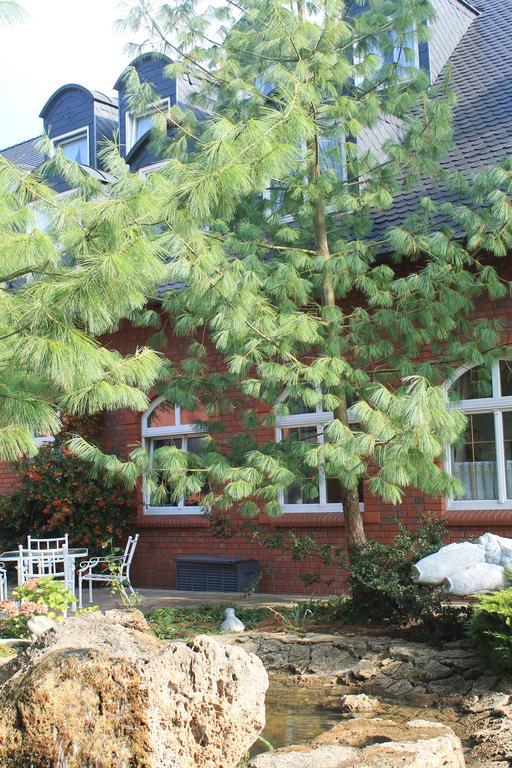 Hotel Und Restaurant Waldschloesschen Crivitz Екстер'єр фото
