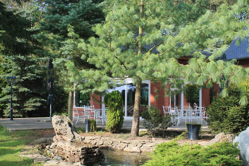 Hotel Und Restaurant Waldschloesschen Crivitz Екстер'єр фото