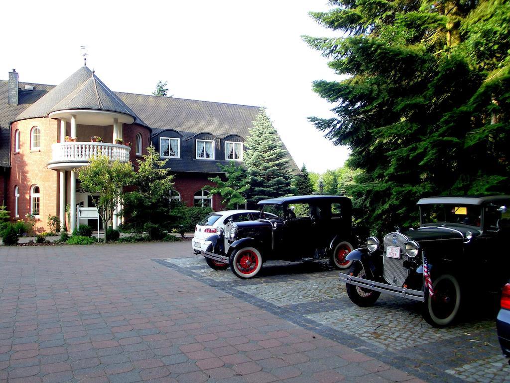 Hotel Und Restaurant Waldschloesschen Crivitz Екстер'єр фото
