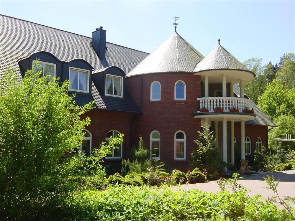 Hotel Und Restaurant Waldschloesschen Crivitz Екстер'єр фото