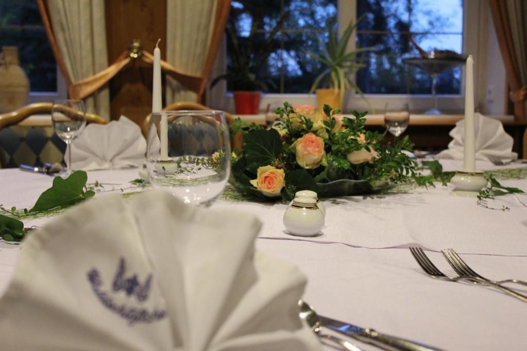 Hotel Und Restaurant Waldschloesschen Crivitz Екстер'єр фото